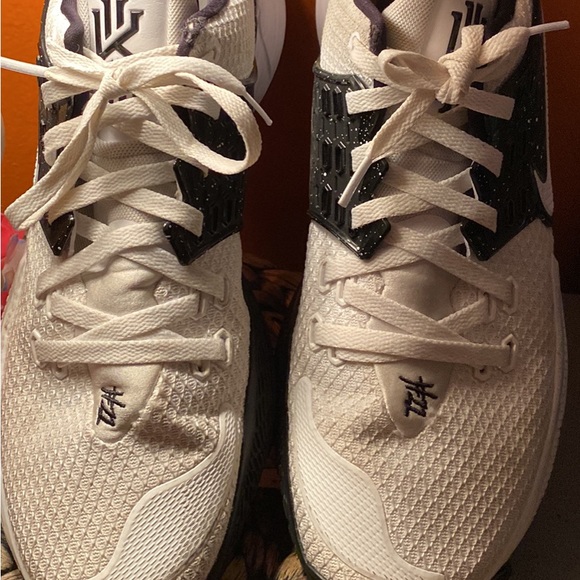 Size 14 Kyrie Low - Picture 5 of 5